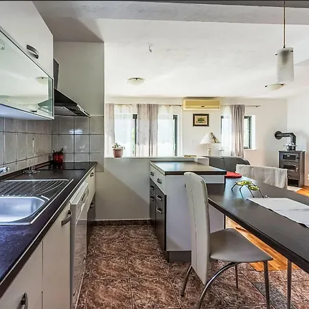 Deleut By Interhome Novi Vinodolski